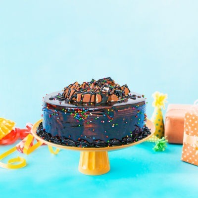 Kitkat Desiry Cake